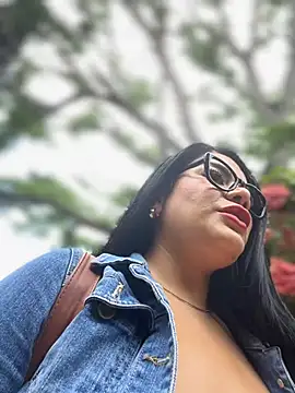 Insane Issa online show from March 22, 5:52 pm