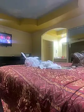 Snapshot of SlimBeenBadd1981 chatting on February 27, 2:32 am SlimBeenBadd1981 online show from February 27, 2:32 am