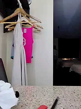 Snapshot of SlimBeenBadd1981 chatting on March 16, 12:44 pm SlimBeenBadd1981 online show from March 16, 12:44 pm