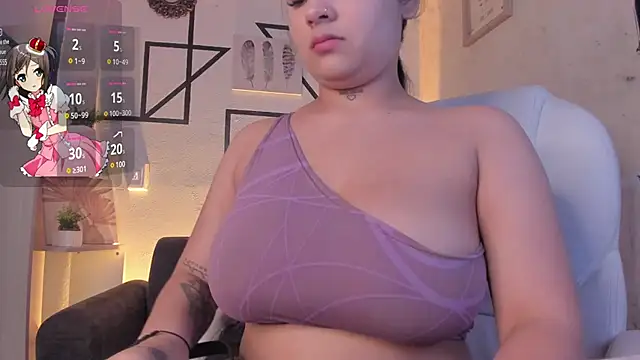 Snapshot of LunaBaker-1 chatting on January 11, 8:43 pm LunaBaker-1 online show from January 11, 8:43 pm