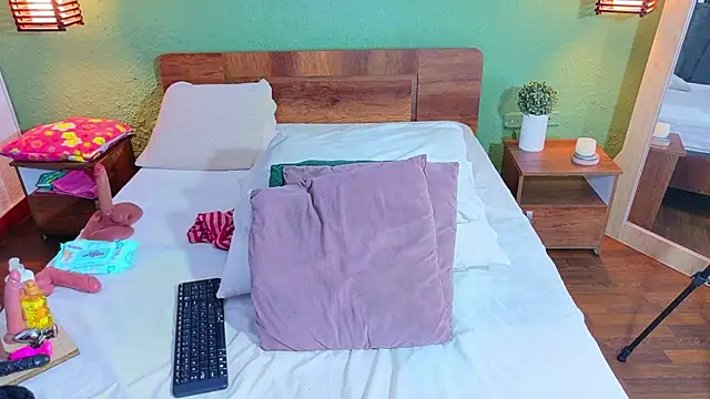 dannaahbrown online show from April 19, 1:21 pm