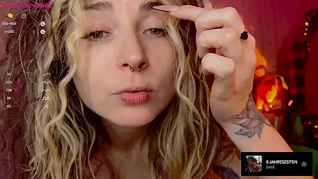 IttyKitty online show from December 20, 10:39 pm