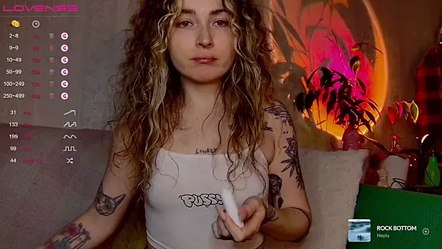 IttyKitty online show from April 21, 11:40 pm