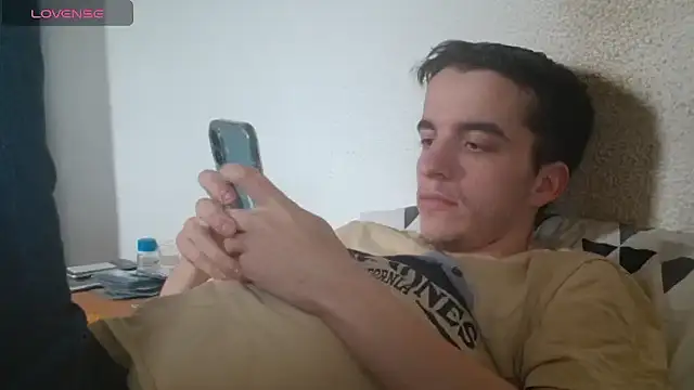 Tombgy07 online show from April 22, 1:34 pm