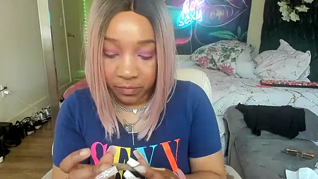 YasmineMinaj online show from April 7, 12:49 pm