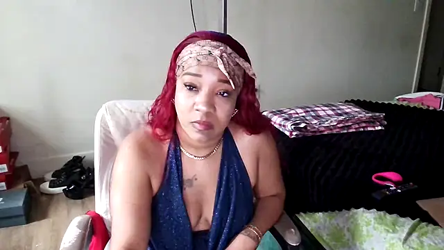 Snapshot of YasmineMinaj chatting on July 28, 4:39 pm YasmineMinaj online show from July 28, 4:39 pm