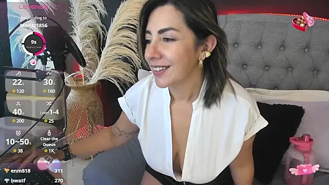 Isabella lt online show from February 25, 5:25 pm