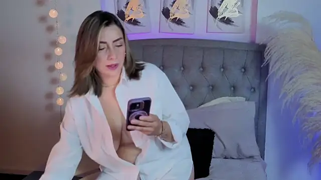 Isabella lt online show from September 25, 11:25 am