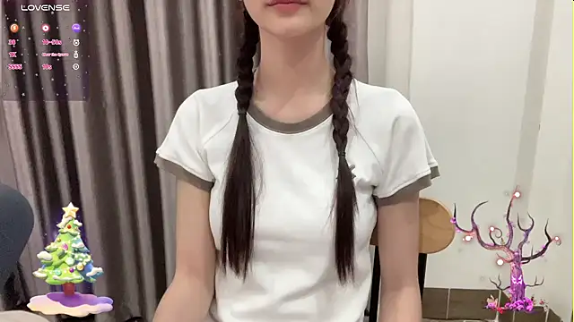 Snapshot of Your-Sunshine chatting on December 1, 4:51 pm Your-Sunshine online show from December 1, 4:51 pm