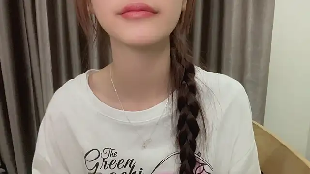 Snapshot of Your-Sunshine chatting on December 19, 4:35 pm Your-Sunshine online show from December 19, 4:35 pm