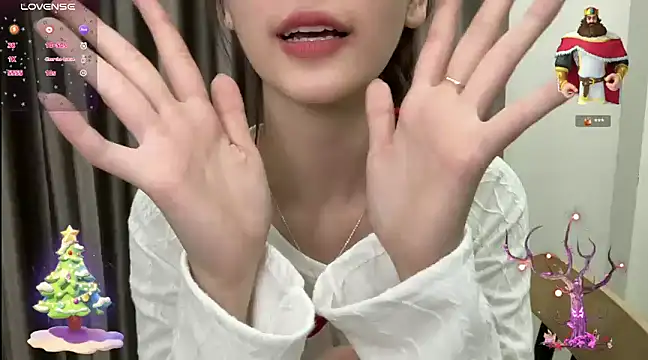 Snapshot of Your-Sunshine chatting on December 25, 4:32 pm Your-Sunshine online show from December 25, 4:32 pm