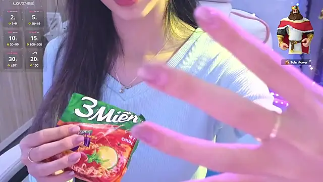 Snapshot of Your-Sunshine chatting on February 1, 7:13 pm Your-Sunshine online show from February 1, 7:13 pm