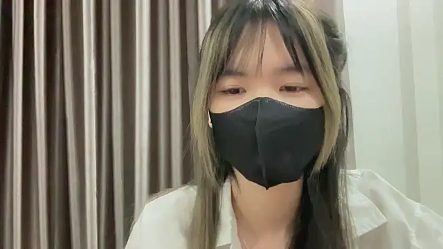 Snapshot of Your-Sunshine chatting on February 8, 4:04 pm Your-Sunshine online show from February 8, 4:04 pm