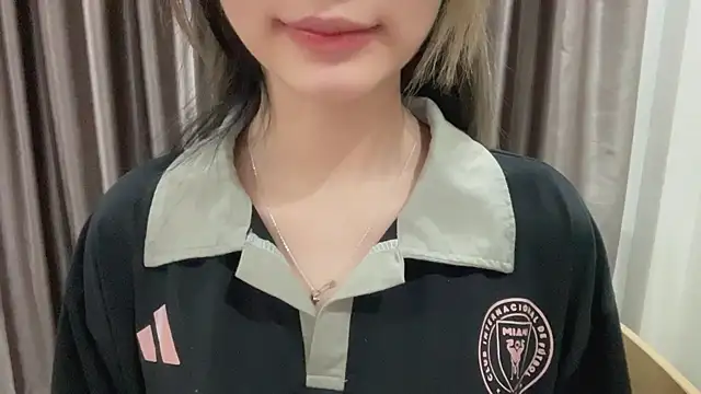 Snapshot of Your-Sunshine chatting on February 13, 7:21 pm Your-Sunshine online show from February 13, 7:21 pm