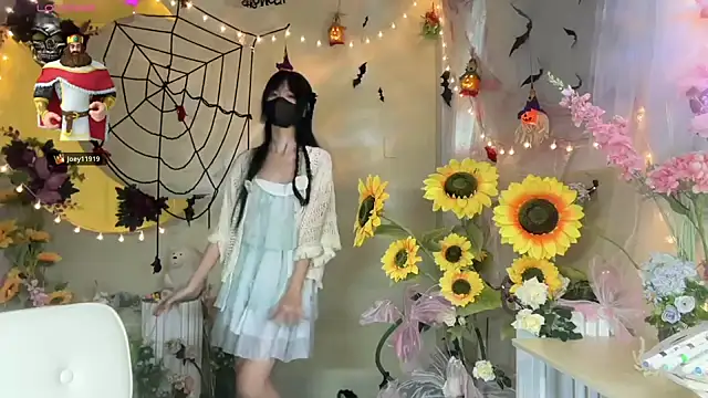 Snapshot of Your-Sunshine chatting on October 25, 5:15 am Your-Sunshine online show from October 25, 5:15 am