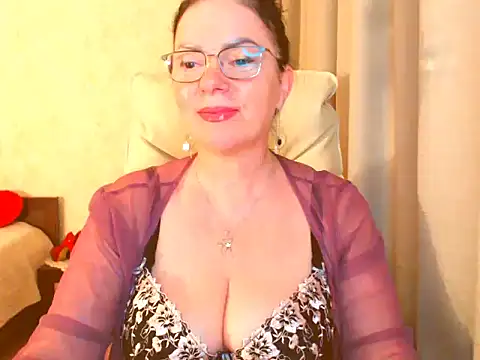 Snapshot of Monica-1203 chatting on June 8, 8:37 am Monica-1203 online show from June 8, 8:37 am