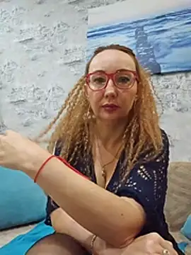 Snapshot of LybovNTV chatting on November 16, 2:00 pm LybovNTV online show from November 16, 2:00 pm