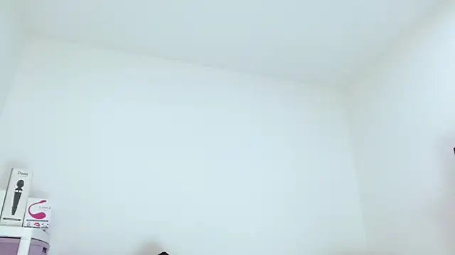 sashacreamy  online show from September 30, 3:44 am