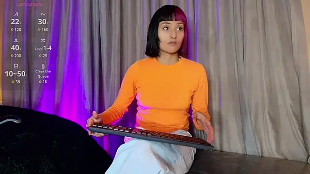Snapshot of tati_cardenas chatting on March 7, 4:02 am tati cardenas online show from March 7, 4:02 am