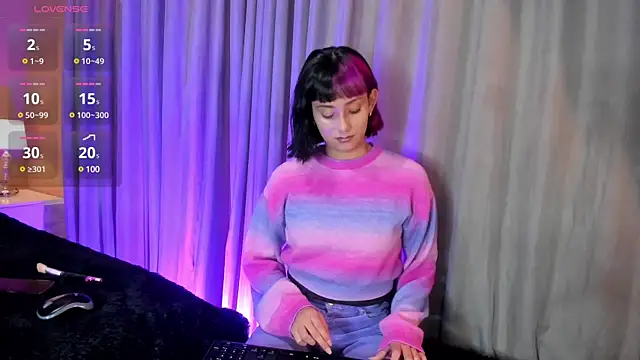 Snapshot of tati_cardenas chatting on March 16, 4:20 am tati cardenas online show from March 16, 4:20 am