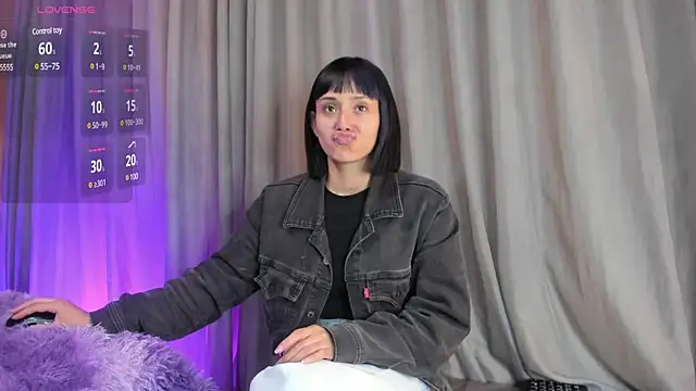 Snapshot of tati_cardenas chatting on March 22, 4:03 am tati cardenas online show from March 22, 4:03 am