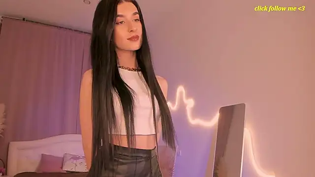 Snapshot of LauraCoy chatting on July 5, 9:11 pm LauraCoy online show from July 5, 9:11 pm