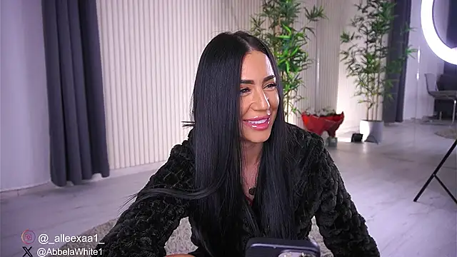 Snapshot of Abbela_White chatting on January 18, 9:24 am Abbela White online show from January 18, 9:24 am