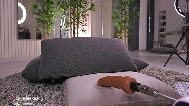 Snapshot of Abbela_White chatting on February 11, 12:37 pm Abbela White online show from February 11, 12:37 pm