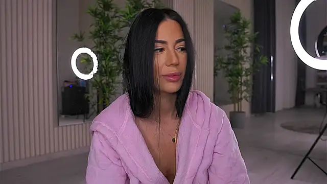 Snapshot of Abbela_White chatting on February 13, 6:41 am Abbela White online show from February 13, 6:41 am