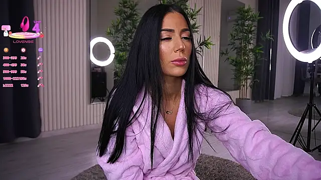 Snapshot of Abbela_White chatting on March 7, 6:35 am Abbela White online show from March 7, 6:35 am