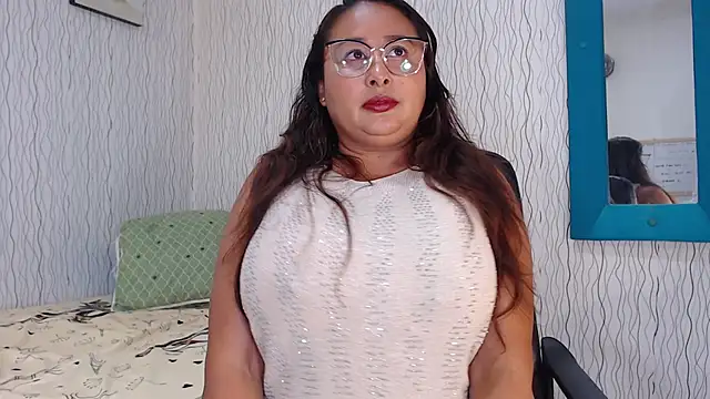 Snapshot of NadiaWhite chatting on January 24, 6:46 pm NadiaWhite online show from January 24, 6:46 pm