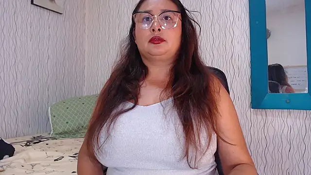 Snapshot of NadiaWhite chatting on February 7, 6:13 pm NadiaWhite online show from February 7, 6:13 pm