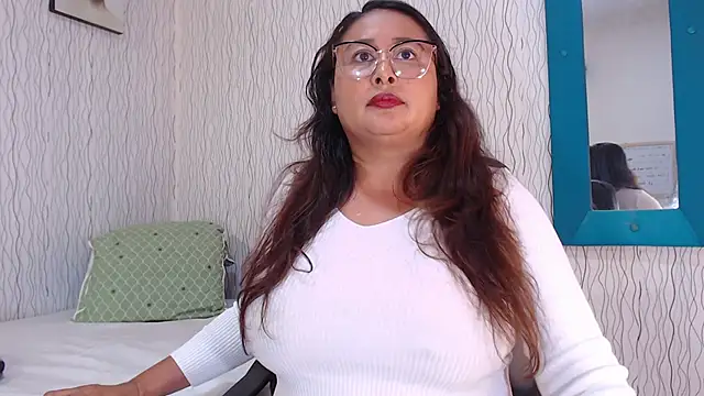 Snapshot of NadiaWhite chatting on February 14, 6:29 pm NadiaWhite online show from February 14, 6:29 pm