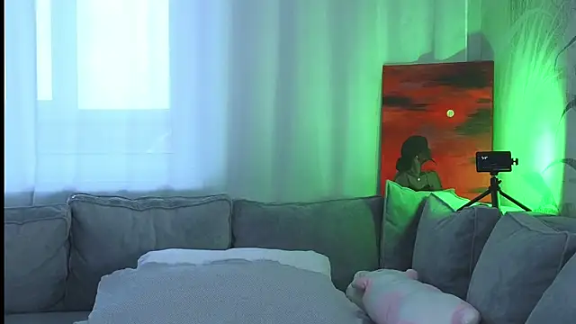 lily  foster online show from January 25, 6:34 am