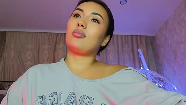 lily  foster online show from February 17, 2:57 pm