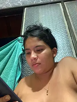 Snapshot of moncerrat_luna chatting on December 1, 11:14 pm moncerrat luna online show from December 1, 11:14 pm