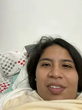 Snapshot of moncerrat_luna chatting on February 24, 10:03 pm moncerrat luna online show from February 24, 10:03 pm