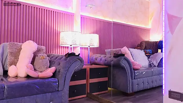 Snapshot of Emiily_Scott1 chatting on January 14, 12:45 pm Emiily Scott1 online show from January 14, 12:45 pm