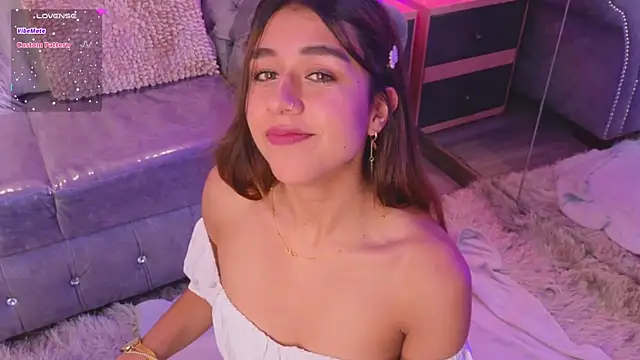 Snapshot of Emiily_Scott1 chatting on January 15, 3:18 pm Emiily Scott1 online show from January 15, 3:18 pm