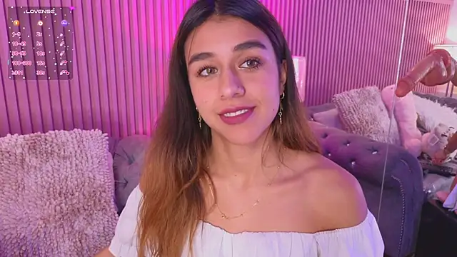 Snapshot of Emiily_Scott1 chatting on January 15, 6:19 pm Emiily Scott1 online show from January 15, 6:19 pm