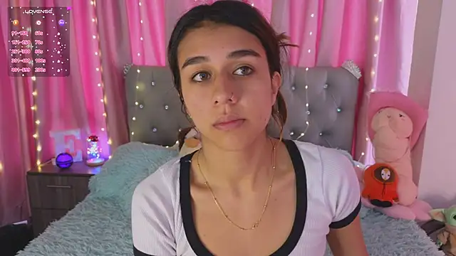 Snapshot of Emiily_Scott1 chatting on January 24, 3:02 pm Emiily Scott1 online show from January 24, 3:02 pm