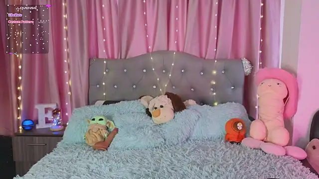 Snapshot of Emiily_Scott1 chatting on January 27, 6:31 pm Emiily Scott1 online show from January 27, 6:31 pm