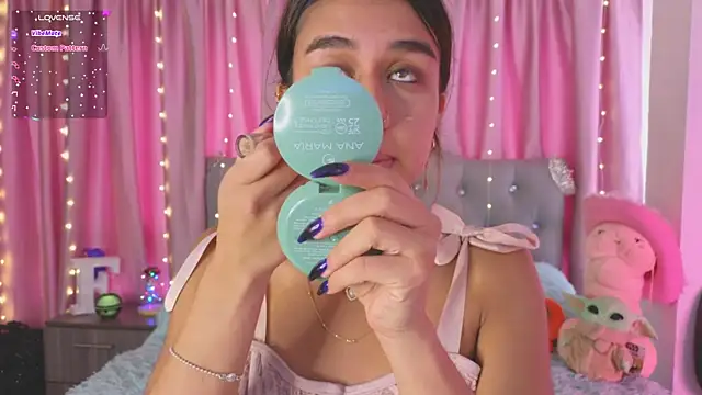 Snapshot of Emiily_Scott1 chatting on January 31, 3:33 pm Emiily Scott1 online show from January 31, 3:33 pm