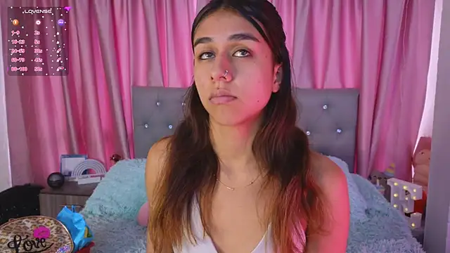 Snapshot of Emiily_Scott1 chatting on March 21, 2:51 pm Emiily Scott1 online show from March 21, 2:51 pm