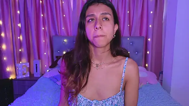 Snapshot of Emiily_Scott1 chatting on September 8, 9:47 pm Emiily Scott1 online show from September 8, 9:47 pm