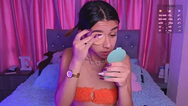 Snapshot of Emiily_Scott1 chatting on October 2, 2:46 pm Emiily Scott1 online show from October 2, 2:46 pm