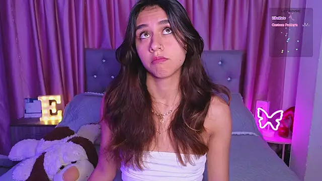 Snapshot of Emiily_Scott1 chatting on October 29, 10:11 pm Emiily Scott1 online show from October 29, 10:11 pm