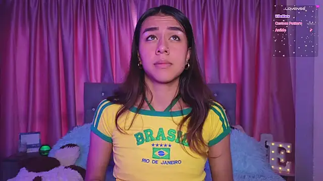 Snapshot of Emiily_Scott1 chatting on November 29, 2:42 pm Emiily Scott1 online show from November 29, 2:42 pm