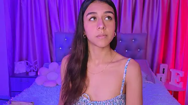 Emiily Scott1 online show from January 6, 12:36 am