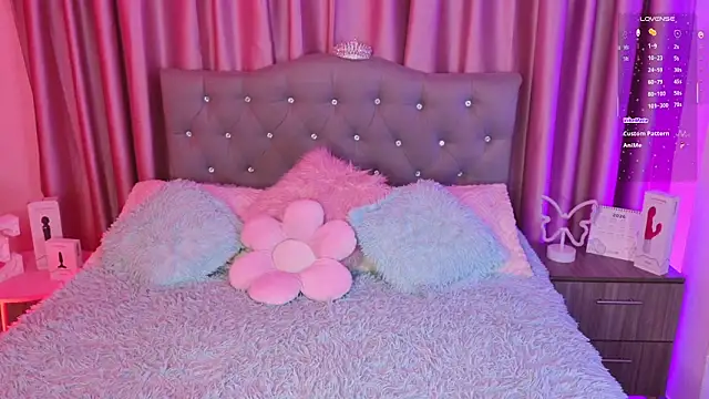 Emiily Scott1 online show from July 17, 2:07 am